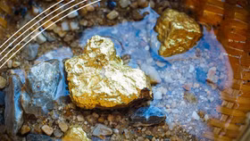 Giới kim hoàn đối mặt với thách thức nguồn cung vì cuộc chiến Nga - Ukraine