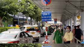 Chuẩn bị triển khai thu phí không dừng tại các sân bay