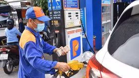 Giá xăng có thể tăng rất mạnh vào ngày mai (11/5)