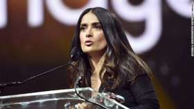 Minh tinh Salma Hayek chia sẻ những trải nghiệm bản thân trong “cuộc chiến” với Covid-19