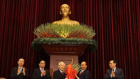 Đồng chí Nguyễn Phú Trọng tái đắc cử Tổng Bí thư