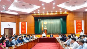 Đề xuất nới room tín dụng gỡ khó thị trường chứng khoán và trái phiếu