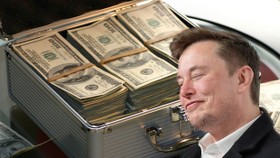 Nguồn thu nào đưa Elon Musk trở thành người giàu thứ 7 thế giới?