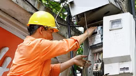 Bộ Công Thương: Thông tin "100% người dân hài lòng về việc tăng giá điện" là giả