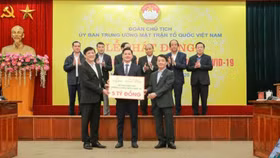 Tập đoàn Hưng Thịnh ủng hộ 5 tỷ đồng hỗ trợ phòng chống dịch Covid-19