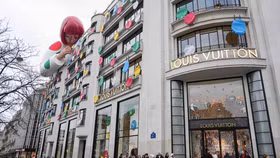 Đế chế của tỷ phú giàu nhất thế giới vẫn đang nhẹ nhàng lướt qua các cuộc suy thoái