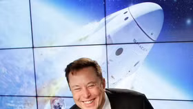 SpaceX nhận thanh toán bằng dogecoin cho vé lên mặt trăng vào 2022