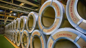 Cổ phiếu HSG lao dốc, lãnh đạo liên tiếp “bán tháo”