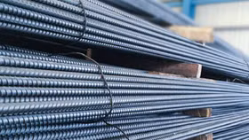 Giá thép ngày 25/5: Thép trong nước ngừng giảm