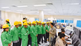 Phân bón Phú Mỹ tổ chức cho người dân tham quan nhà máy