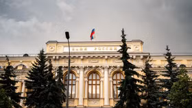 Nga nâng lãi suất lên 20% sau khi đồng rúp mất giá kỉ lục