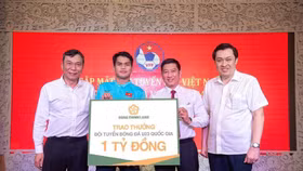 Hưng Thịnh Land thưởng nóng 1 tỷ đồng cho Đội tuyển U23 Việt Nam