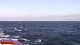 Su-24M Nga một lần nữa bay sát khu trục hạm Mỹ Donald Cook trên Biển Đen