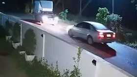 Pha quay xe khá... “cồng kềnh” của bán tải