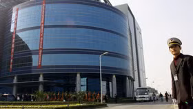 SMIC bị trừng phạt, Trung Quốc gọi chính phủ Hoa Kỳ là “kẻ bắt nạt”