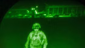 Washington kết thúc cuộc di tản, bỏ lại gần 200 người Mỹ và hàng nghìn cộng tác viên người Afghanistan