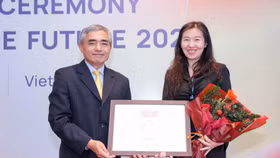Huawei Việt Nam nhận bằng khen từ Hội Truyền thông số cho nỗ lực đào tạo nhân tài ngành ICT