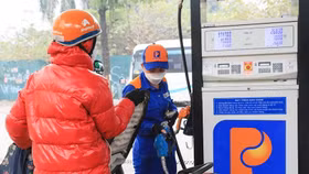 Bộ Tài chính tính giảm kịch khung thuế bảo vệ môi trường với xăng, dầu