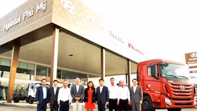 Phó chủ tịch Tập đoàn Hyundai thăm đại lý xe thương mại tại Việt Nam