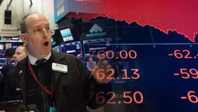 Chứng khoán Mỹ mất điểm khi các lo ngại về ngành ngân hàng xuất hiện trở lại