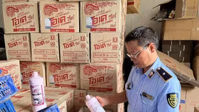 Hà Nội thu giữ hàng ngàn chai nước rửa Toilet Okay có dấu hiệu xâm phạm quyền sở hữu trí tuệ