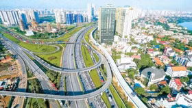 Đất nền, nhà phố làm "dậy sóng" khu Đông Sài Gòn