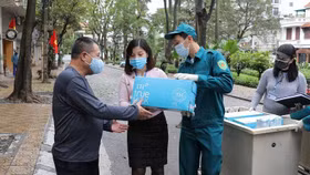 “Đang cách ly nhưng dân phố Trúc Bạch không cảm thấy cô đơn”
