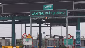 Thủ tướng tiếp tục yêu cầu đẩy nhanh triển khai thu phí tự động không dừng