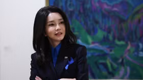 Đệ nhất phu nhân Hàn Quốc đang có mặt tại Việt Nam: Xinh đẹp, sành điệu bậc nhất nhưng còn là doanh nhân có bằng tiến sĩ