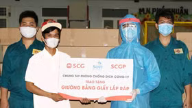 SCGP trao tặng sáng kiến độc đáo từ giấy, hỗ trợ TP.HCM phòng chống dịch