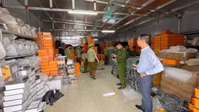 Kho hàng giả nhãn hiệu Hermès “lớn nhất miền Bắc” bị triệt phá tại Nam Định