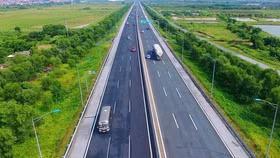 Hoàn thiện thủ tục cam kết vốn ngân sách địa phương tham gia 3 dự án đường cao tốc