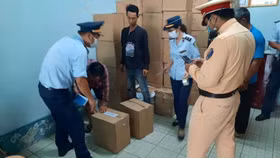 QLTT An Giang tạm giữ gần 8.000 lít dầu các loại không rõ nguồn gốc xuất xứ