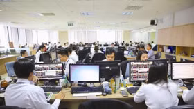 “Chiếc bánh chứng khoán” đang to ra