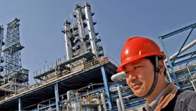 Vượt Mỹ, Trung Quốc nay là nước nhập dầu số một thế giới