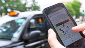 Sau phán quyết của CJEU: Việt Nam ứng xử với Uber, Grab thế nào?