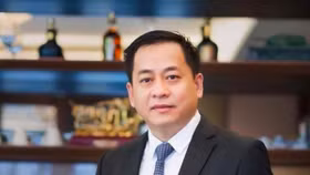 Vũ "Nhôm" tháo chạy khỏi đất vàng Sài Gòn, gom tiền trước khi bỏ trốn