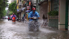 Từ chiều và đêm 24/7, Đông Bắc Bắc Bộ có mưa to kèm gió giật mạnh