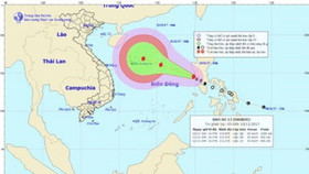 Cơn bão số 13 giật cấp 10 đi vào Biển Đông và khả năng mạnh thêm