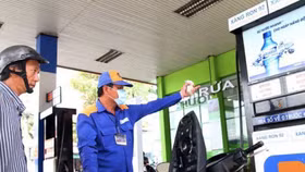 Chưa "chốt" tăng thuế môi trường với xăng lên 8.000 đồng