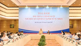 Thủ tướng đối thoại với 14 tập đoàn kinh tế tư nhân