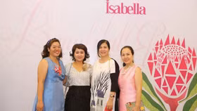 Isabella Lady trình diễn BST thời trang Beautiful Flower