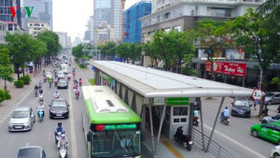 Sau 2 năm, tuyến BRT Hà Nội chỉ đạt 50% công suất