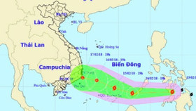Bão Sanba hướng vào biển Đông với sức gió mạnh nhất giật cấp 10