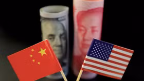 TT Trump giận giữ tăng thuế với hàng TQ lên 30%