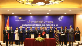 Hà Nội ký kết thỏa thuận hợp tác với Tổng Công ty Hàng không Việt Nam