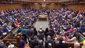 Quốc hội Anh tạm ngừng hoạt động trong năm tuần