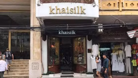 Cửa hàng Khải Silk tại Hà Nội bị tiến hành kiểm tra, khám xét