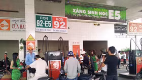 Xăng E5: Cung đã sẵn chỉ chờ cầu