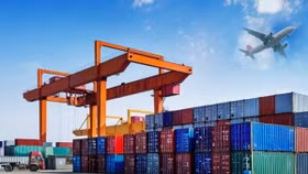 Logistics Việt Nam đã nghèo còn bị 'chèn ép“